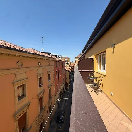 Sauro House, Grande Terrazza In Centro Storico Apartman