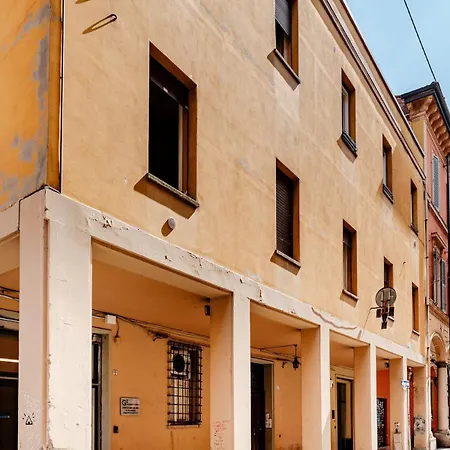 Apartamento Sauro House, Grande Terrazza In Centro Storico Bolonia